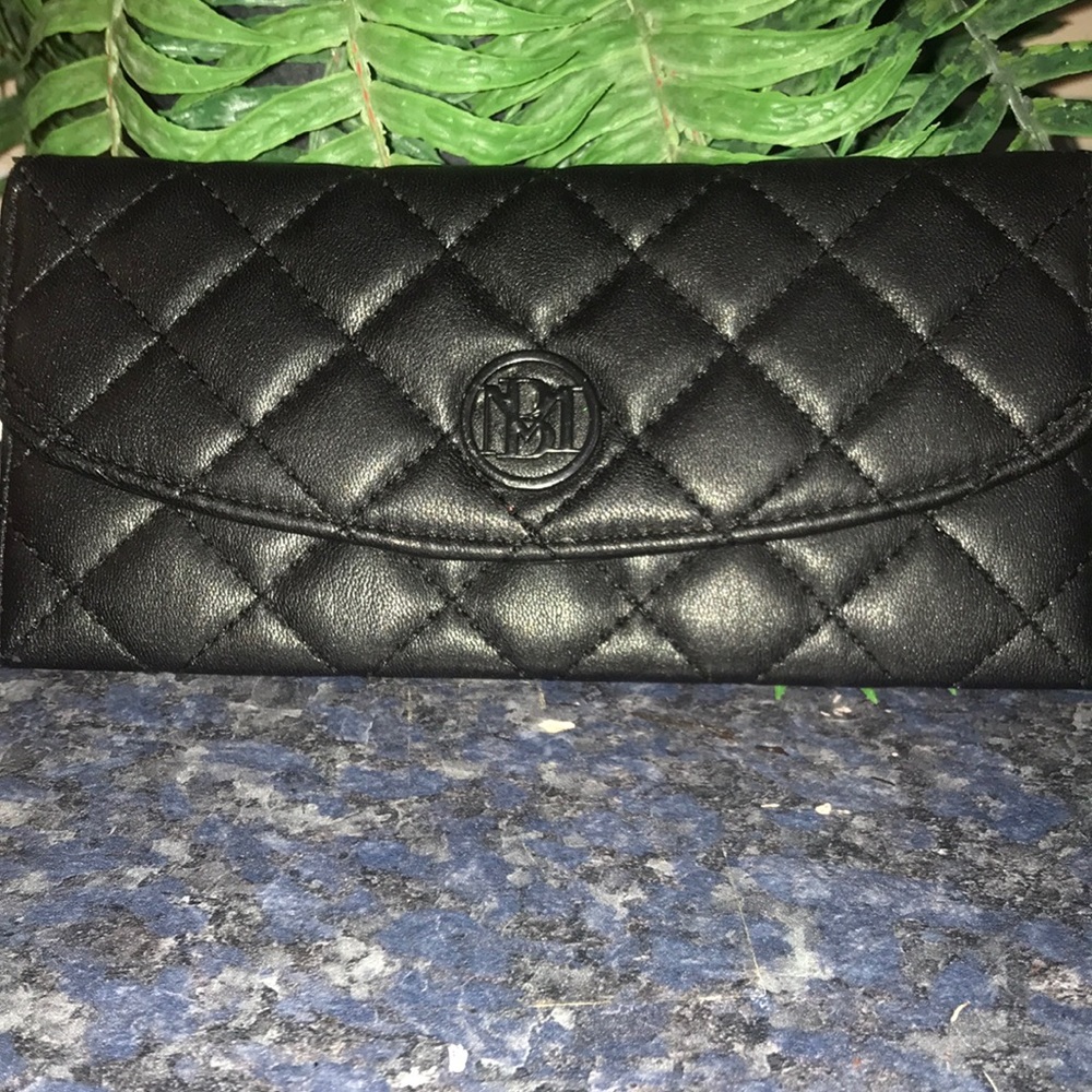 Black Badgley Mischka wallet